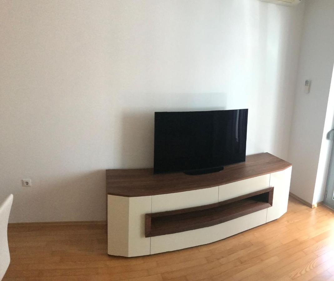 Apartment Angela With Private Garage Slot プーラ エクステリア 写真