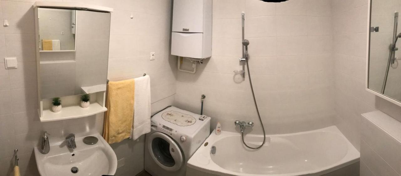 Apartment Angela With Private Garage Slot プーラ エクステリア 写真